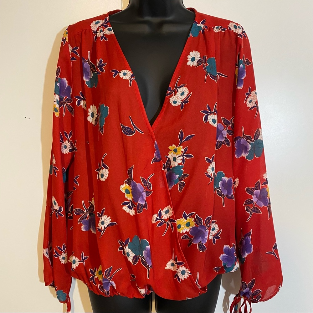 Aimee Tie Detail Top. Size Large | Orange Red